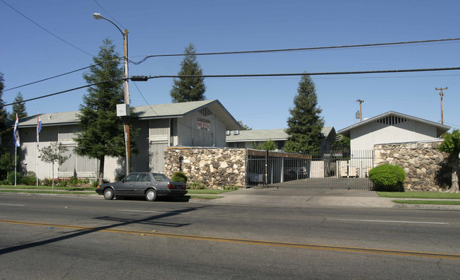 North Fruit Apartments in Fresno, CA - Building Photo - Building Photo