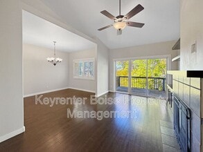 2035 S Travertine Way in Boise, ID - Building Photo - Building Photo