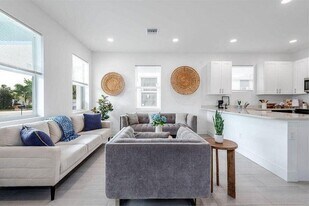 2671 Hiawatha Ave in West Palm Beach, FL - Building Photo