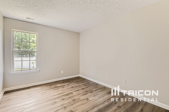 2214 Coatsdale Ln in Matthews, NC - Building Photo - Building Photo