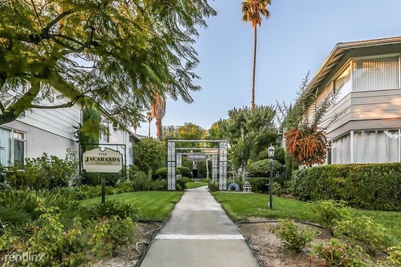 1750 Grevelia St in South Pasadena, CA - Building Photo