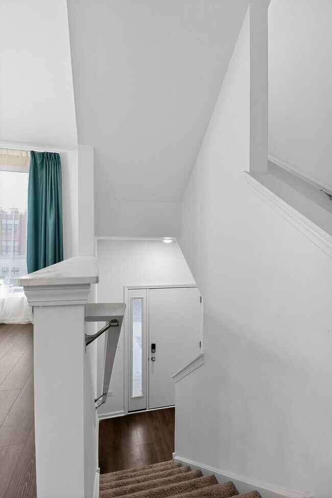 1276 Lakepointe Dr in Schaumburg, IL - Building Photo - Building Photo