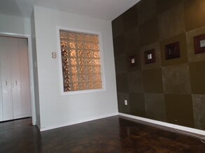 1219 Harwood St in Vancouver, BC - Building Photo - Building Photo