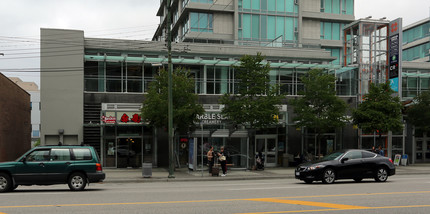 535-545 W Broadway in Vancouver, BC - Building Photo - Building Photo