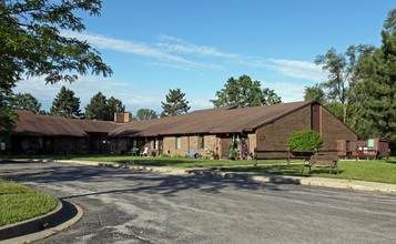 Cedar Park Apartments in Bowling Green, OH - Building Photo - Building Photo