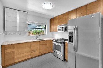 3265 Virginia St in Miami, FL - Building Photo - Building Photo