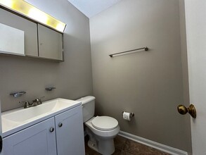 103 Nottoway Dr in Stephens City, VA - Building Photo - Building Photo