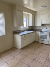 4532 W 173rd St in Lawndale, CA - Building Photo - Building Photo