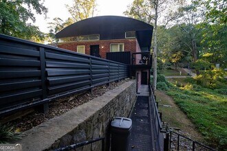 15 Burbank Dr NW in Atlanta, GA - Building Photo - Building Photo