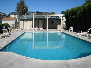 Juniper Court Apartments in Nampa, ID - Foto de edificio - Building Photo