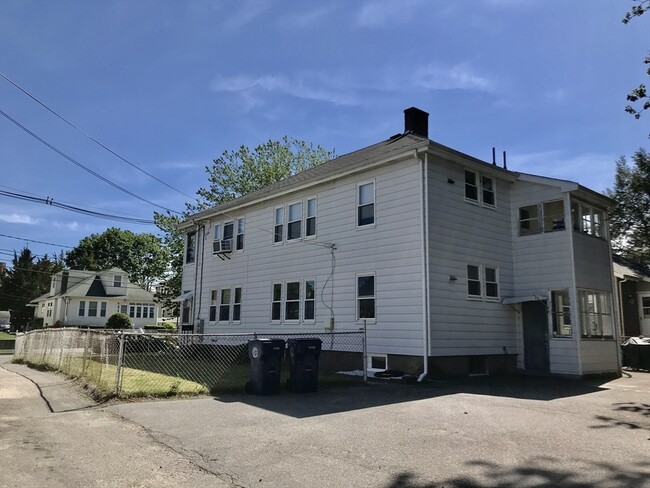 194 Auburn St, Unit 2 in Auburndale, MA - Building Photo - Building Photo