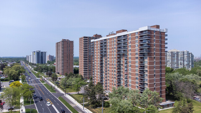 Humber Mills Apartments in Toronto, ON - Building Photo - Building Photo