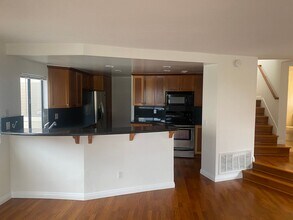 9270 Towne Centre Dr in San Diego, CA - Building Photo - Building Photo