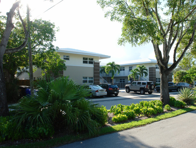 416 NE 15th Ave in Fort Lauderdale, FL - Foto de edificio - Building Photo