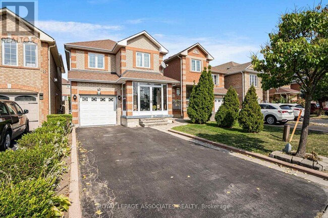 36 Clandfield St in Markham, ON - Building Photo - Building Photo
