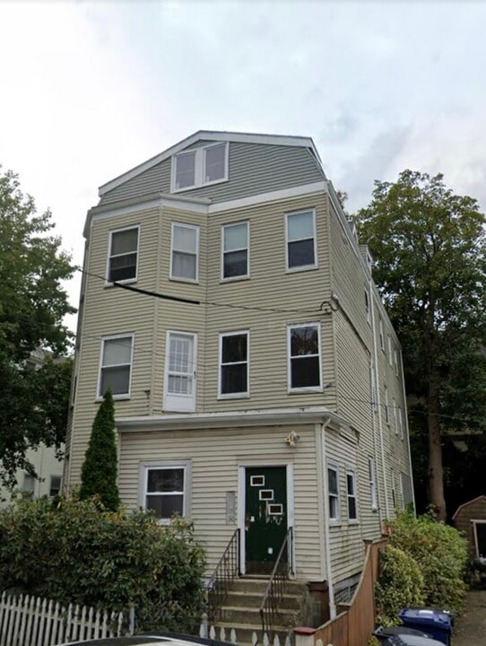 184 School St, Unit 2 in Boston, MA - Building Photo