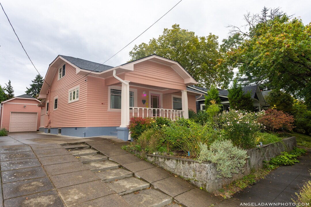 3748 NE 23rd Ave in Portland, OR - Building Photo