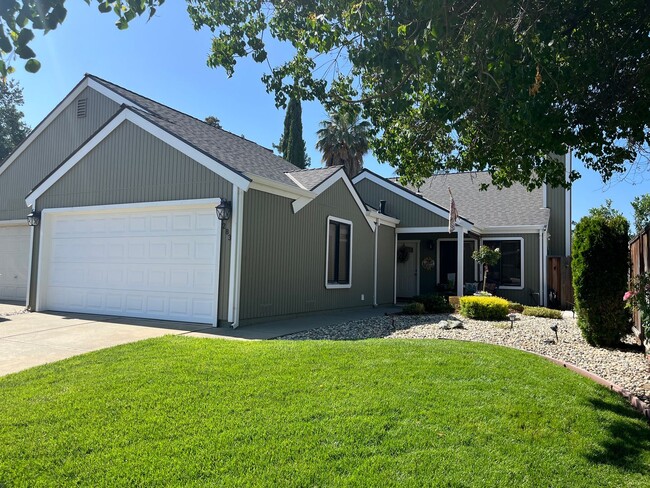 283 Yosemite Pl in Woodland, CA - Building Photo - Building Photo