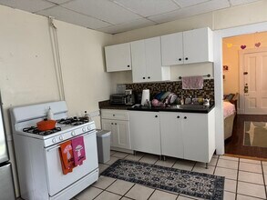 21 Stearns St in Waltham, MA - Building Photo - Building Photo