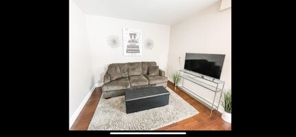 2033 Mistral Pl, Unit B in Oxnard, CA - Building Photo - Building Photo