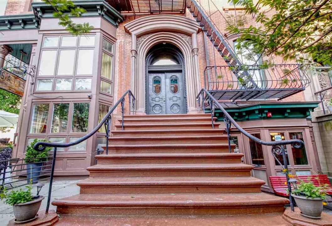 212 Washington St-Unit -5 in Jersey City, NJ - Foto de edificio