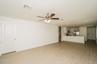 461 Payton Pl in Marion, TX - Foto de edificio - Building Photo
