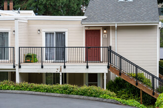 Evergreen Villas in Kirkland, WA - Foto de edificio - Building Photo