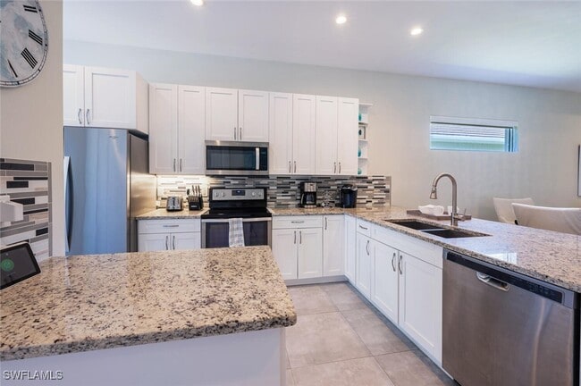 2737 Linda Dr in Naples, FL - Building Photo - Building Photo