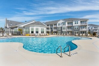 Hawthorne at New Bern in New Bern, NC - Building Photo - Building Photo