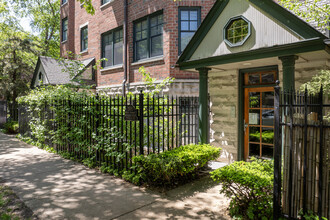 2500 N Seminary Ave in Chicago, IL - Foto de edificio - Building Photo