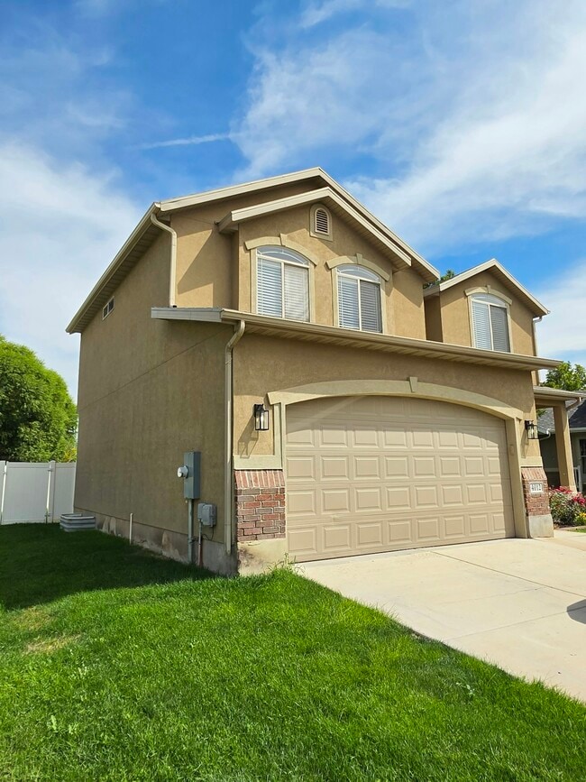4012 N Bounty Cv in Lehi, UT - Building Photo - Building Photo