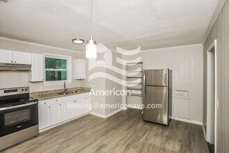 117 Miranda Rd in West Columbia, SC - Foto de edificio - Building Photo