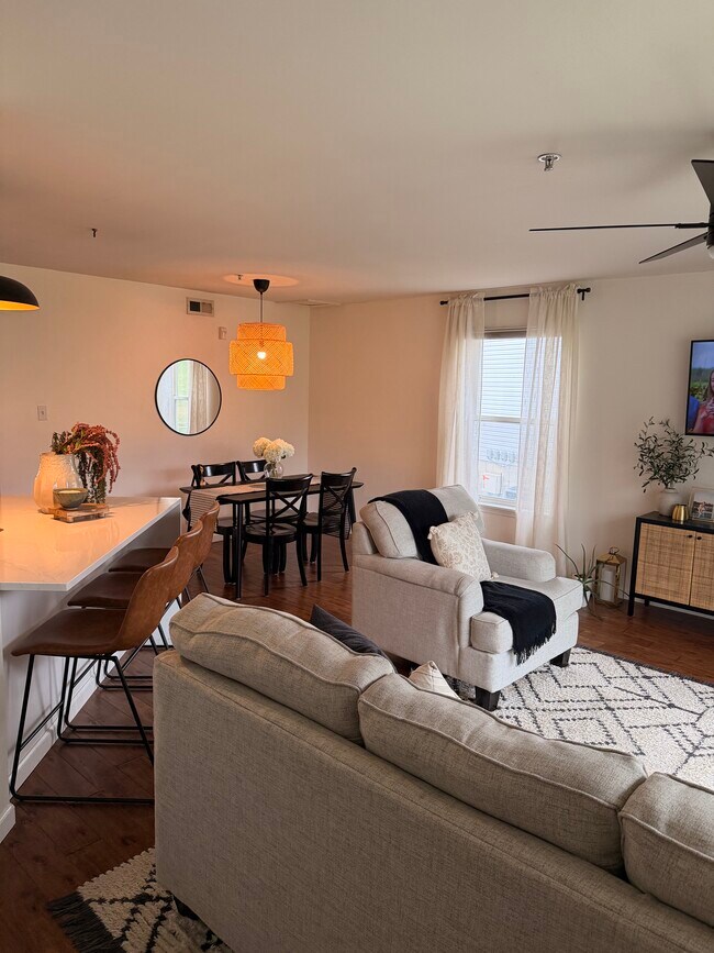 1609 Forest Springs Ln, Unit Apt B in Ballwin, MO - Foto de edificio - Building Photo