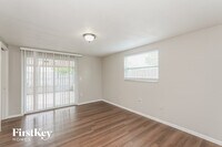 7915 Foxbloom Dr photo'