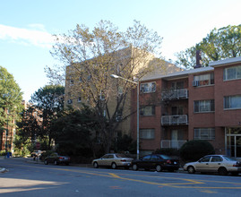 1860 Clydesdale Pl NW in Washington, DC - Building Photo - Building Photo