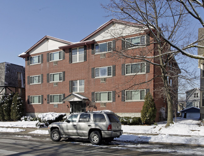 2533 N Oakland Ave in Milwaukee, WI - Foto de edificio - Building Photo