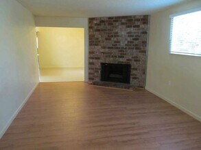 1723 Kent St in Roseville, CA - Building Photo - Building Photo