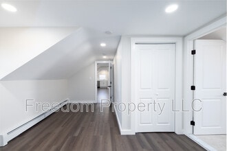 28 Aircraft Rd in Southington, CT - Building Photo - Building Photo