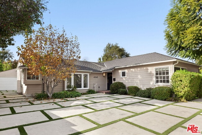 4343 Noble Ave in Los Angeles, CA - Building Photo - Building Photo