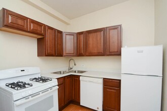 2347 W 24th Pl, Unit G06C in Chicago, IL - Foto de edificio - Building Photo