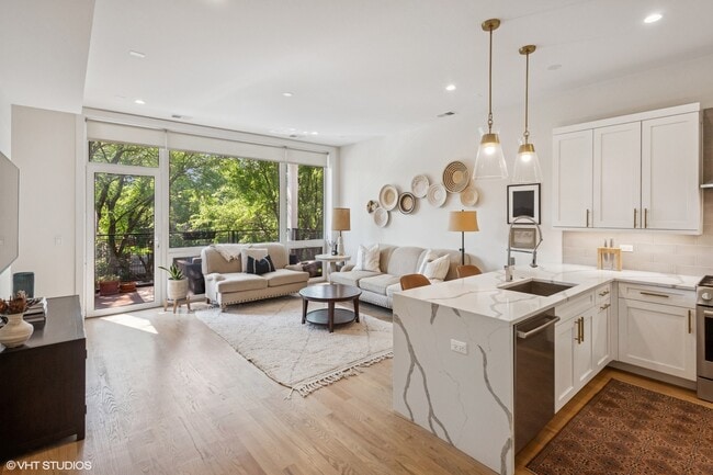 1753 N Kedzie Ave in Chicago, IL - Building Photo - Building Photo