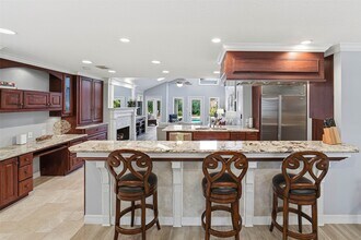 4600 Huisache St in Bellaire, TX - Building Photo - Building Photo