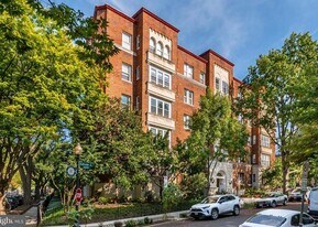 1615 Kenyon St NW, Unit 32 in Washington, DC - Building Photo