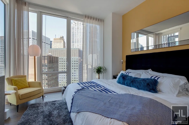 East 44th Street, Unit 9L in New York, NY - Building Photo - Building Photo