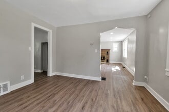 56 Garfield St, Unit 1 in Holland, NY - Foto de edificio - Building Photo