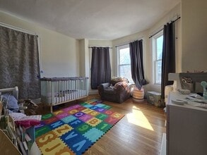 41 Auburn St, Unit 2 in Brookline, MA - Foto de edificio - Building Photo