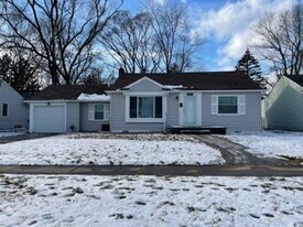 22799 Floral St in Farmington, MI - Building Photo