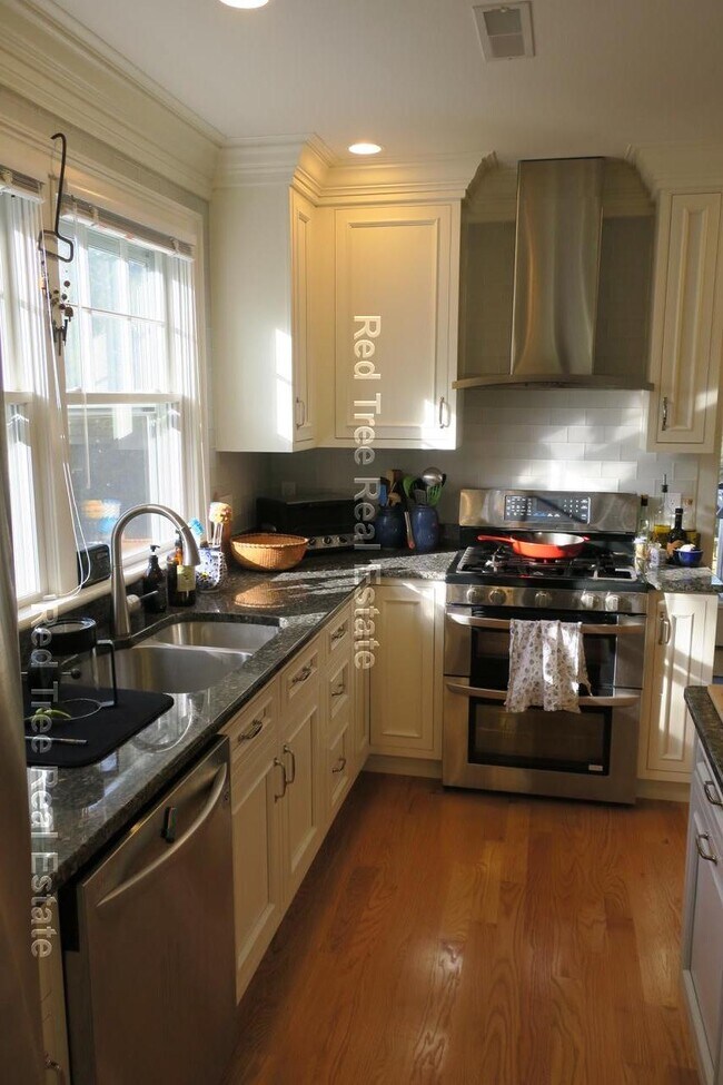 279 Walnut St in Brookline, MA - Building Photo - Building Photo