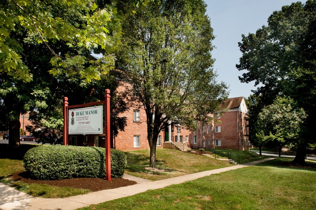 Duke Manor Apartments in Lancaster, PA - Building Photo