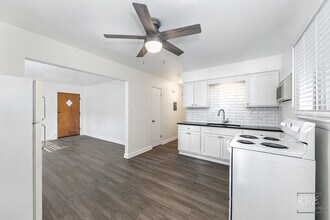 110 N Webster St in Naperville, IL - Building Photo - Building Photo